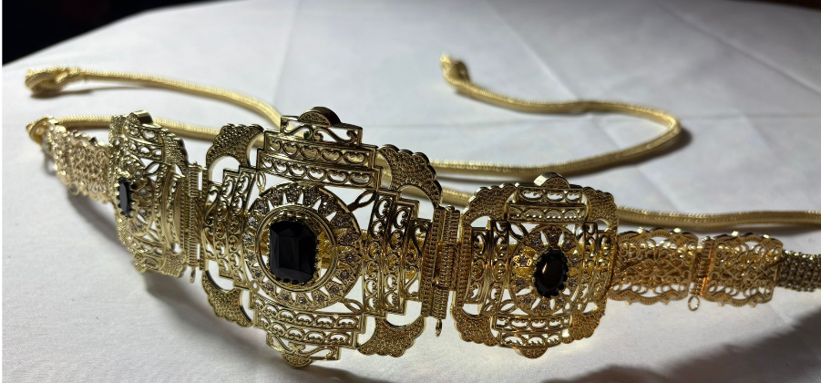 Ceinture Dorée Filigrane “Shéhérazade Noir” – Cristaux Onyx & Motifs Traditionnels