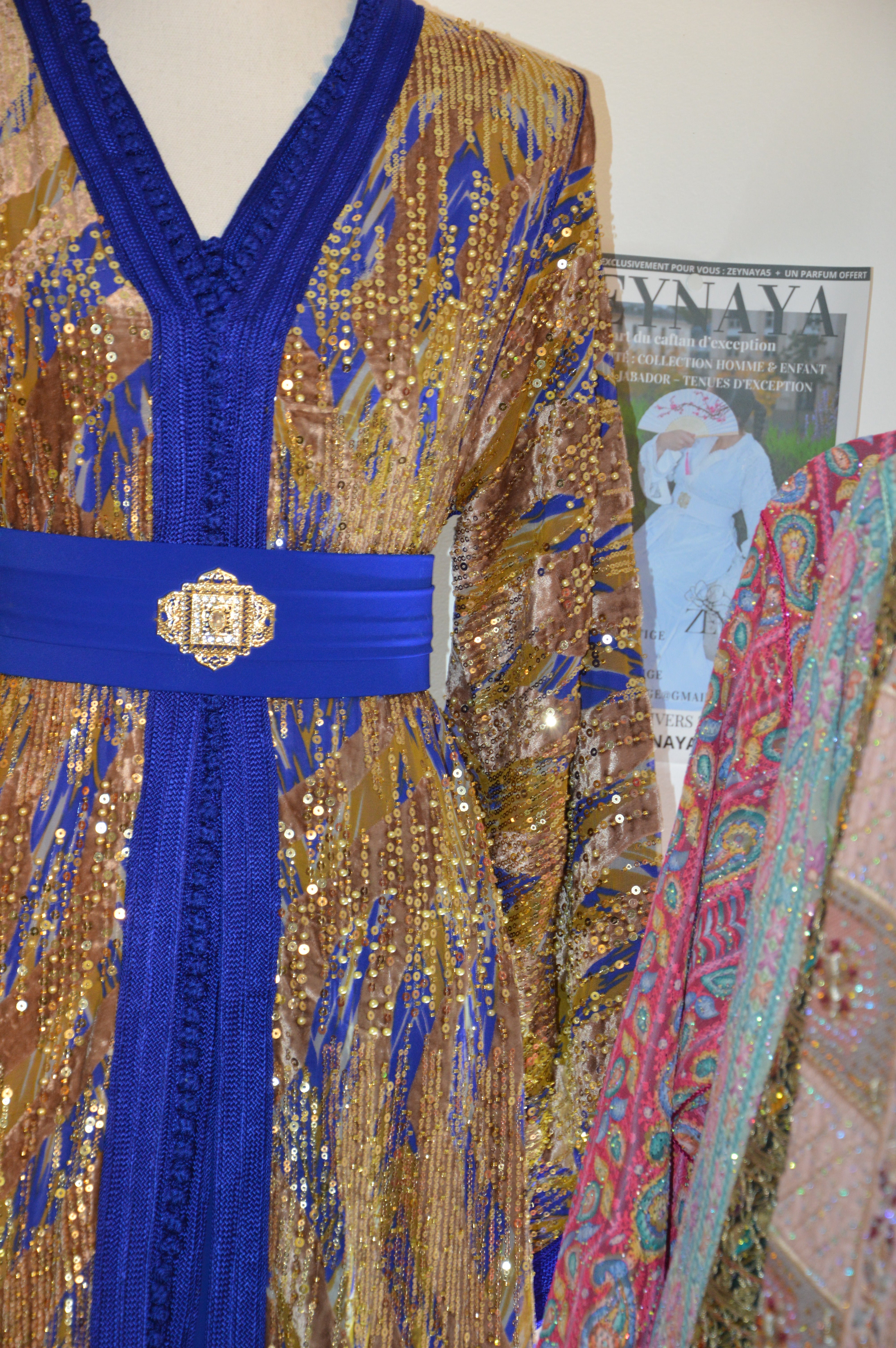 Takchita Bleu Royal & Doré – Luxe Oriental, Broderies et Sequins