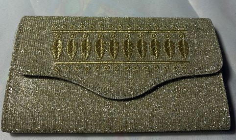 Babouche Marocaine Artisanale brodé de feuilles or