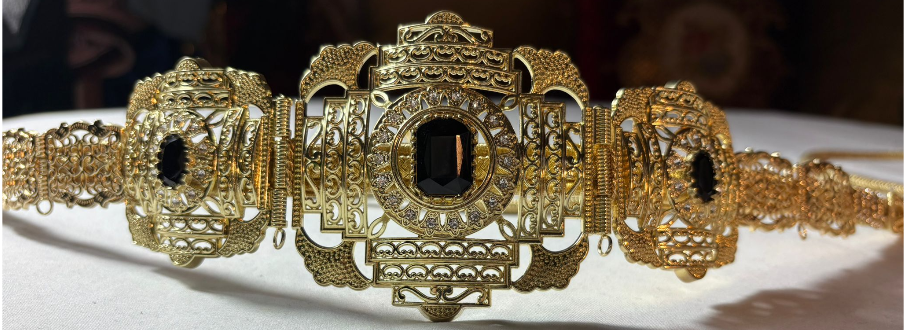 Ceinture Dorée Filigrane “Shéhérazade Noir” – Cristaux Onyx & Motifs Traditionnels