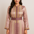 Caftan Marocain Rose Prune – Satin & Broderies Dorées