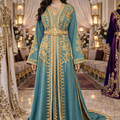 Takchita Haute Couture Crêpe Bleu & Or – Fluidité Royale & Luxe Marocain