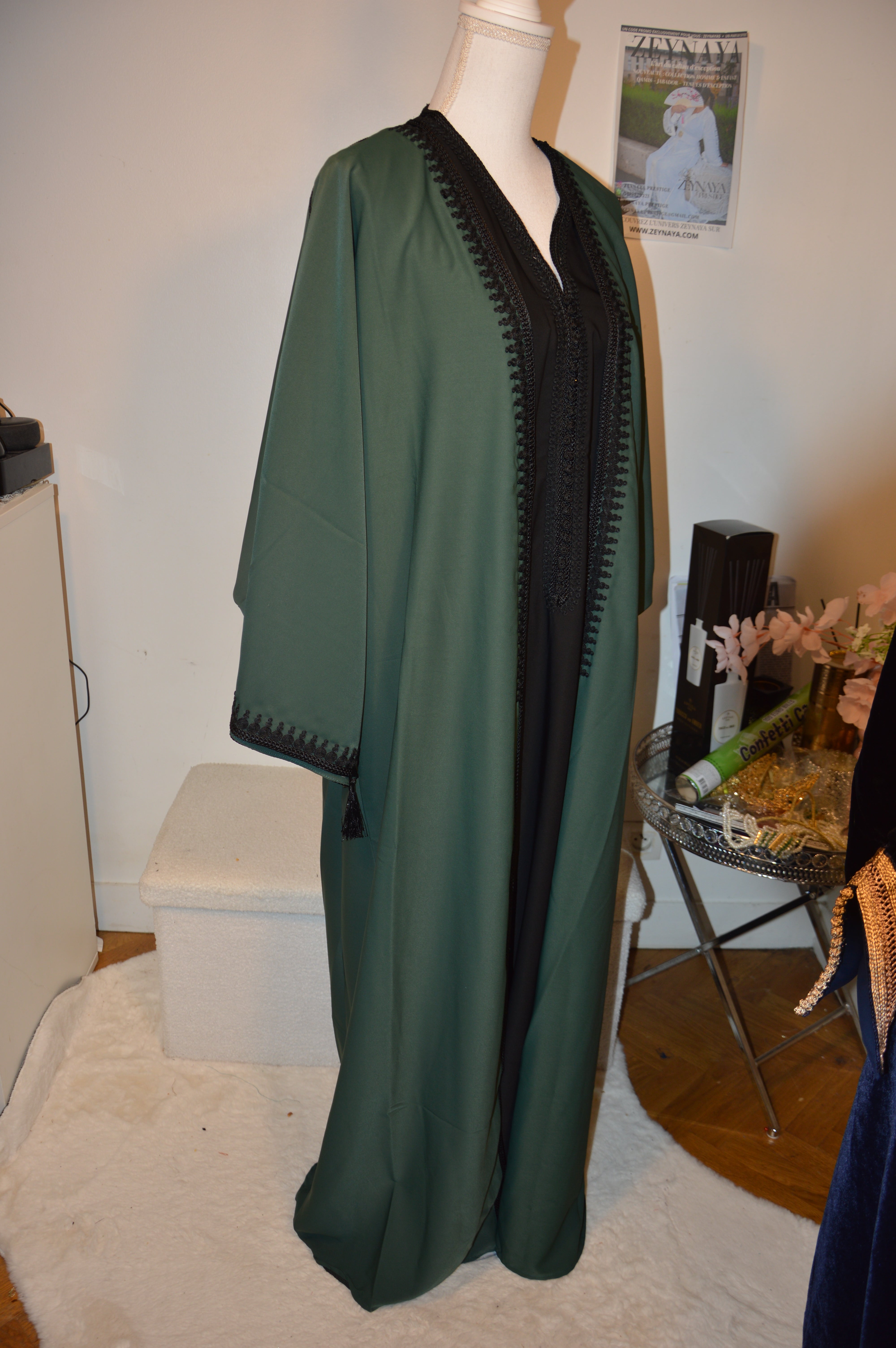 Kimono Crêpe Premium 2 Pièces - Robe Noire & Veste Vert Émeraude