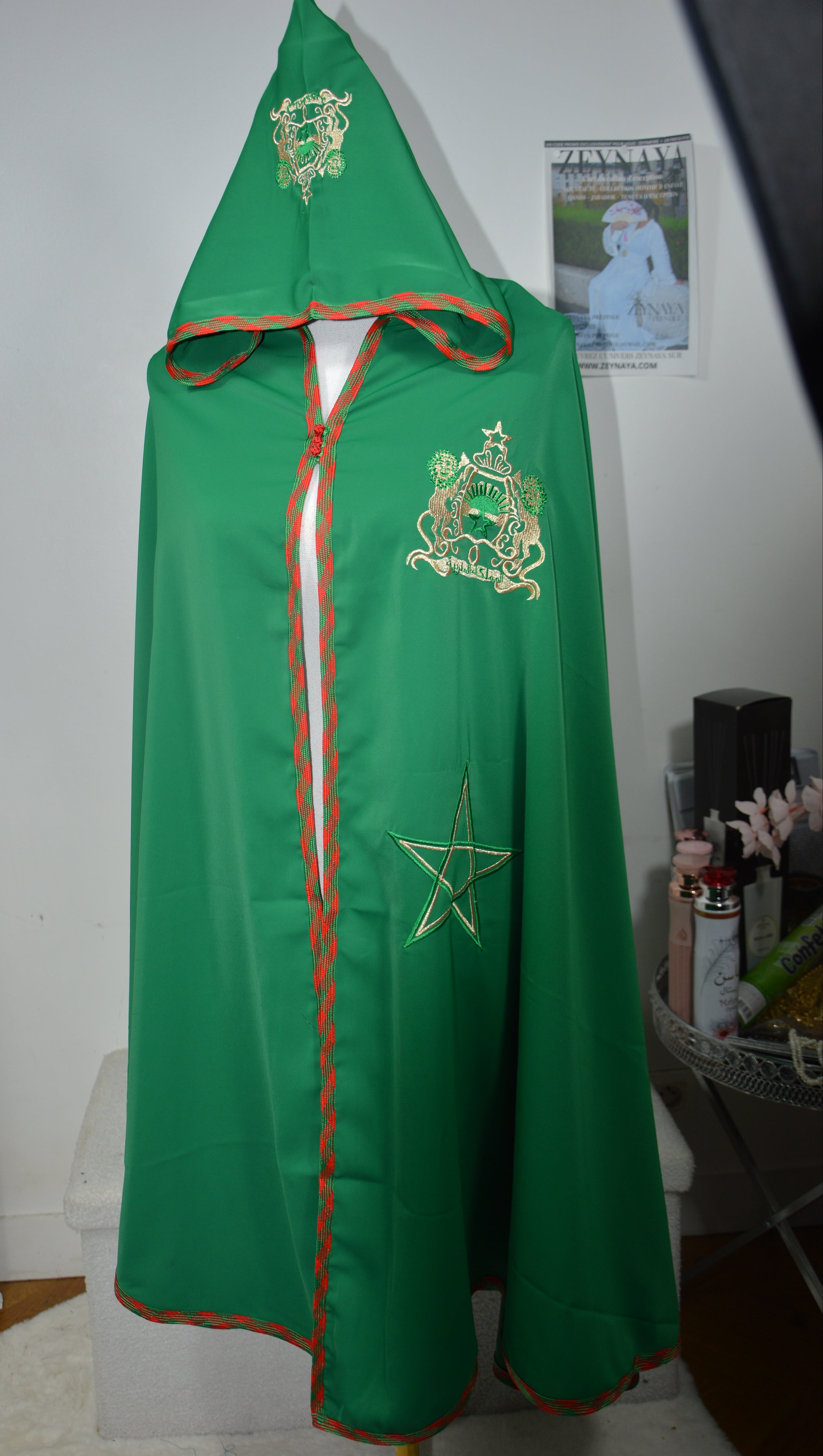 Cape Royale Enfant Crêpe Premium Vert Sfifa Brodée - Collection Maroc Prestige