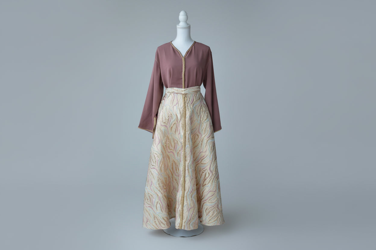 Ensemble Jupe Brocart Rose & Or – Féminité Fleurie & Luxe Marocain