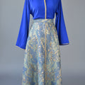 Ensemble Haut Bleu & Jupe Brocart – Contraste Audacieux & Élégance Orientale