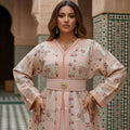 TAKCHITA SARI SCINTILLANTE ROSE POUDRÉ – ÉCLAT & DOUCEUR