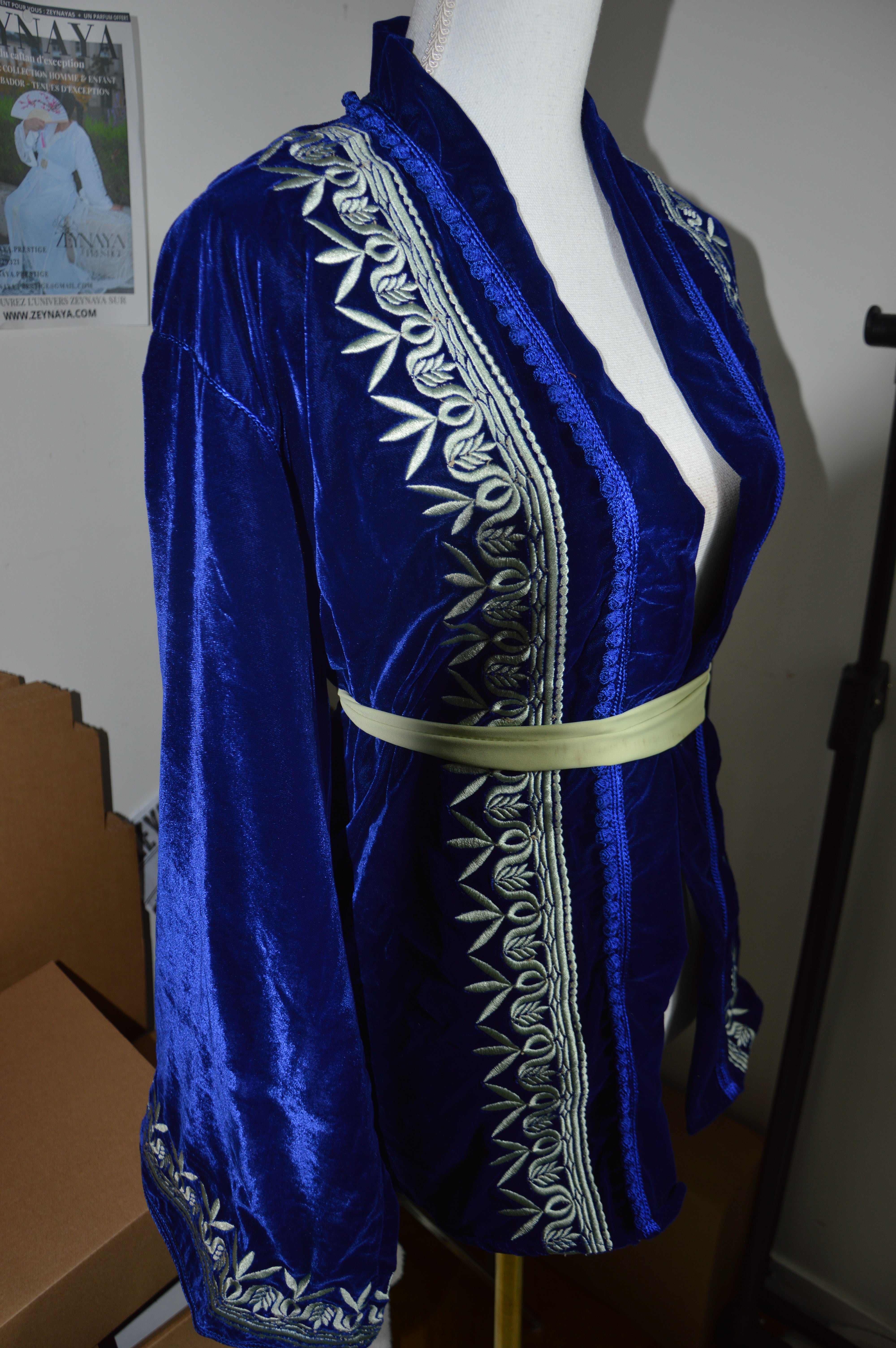 Veste Velours Bleu Roi - Élégance Marocaine