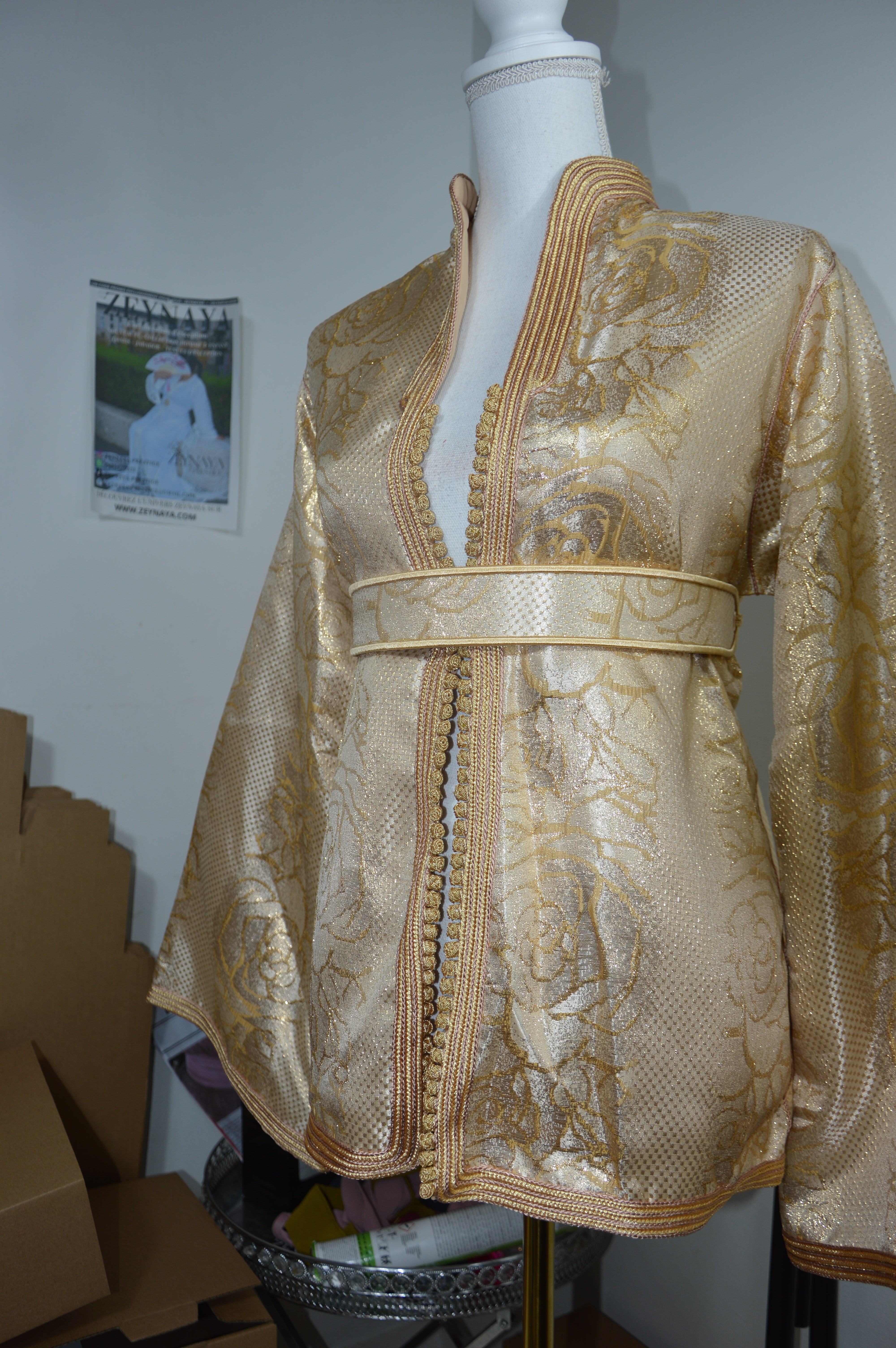 Veste Brocard Or Blanc - Élégance Marocaine