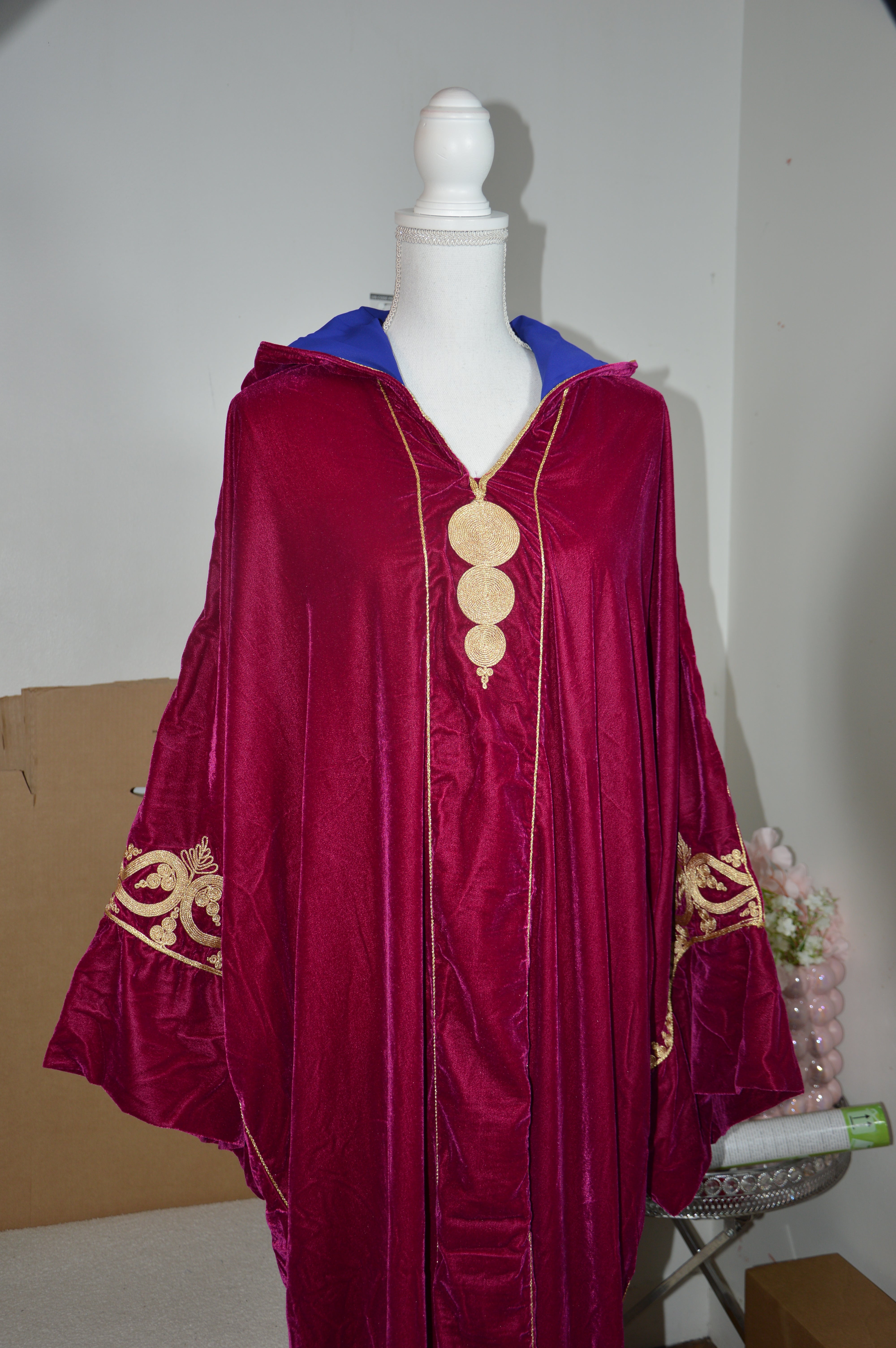 Jellaba Velours Fuschia Brodé Or - Élégance Marocaine