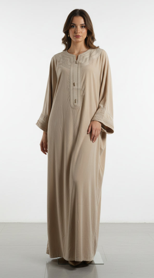 Gandoura Velours Beige Brodée - Élégance Marocaine