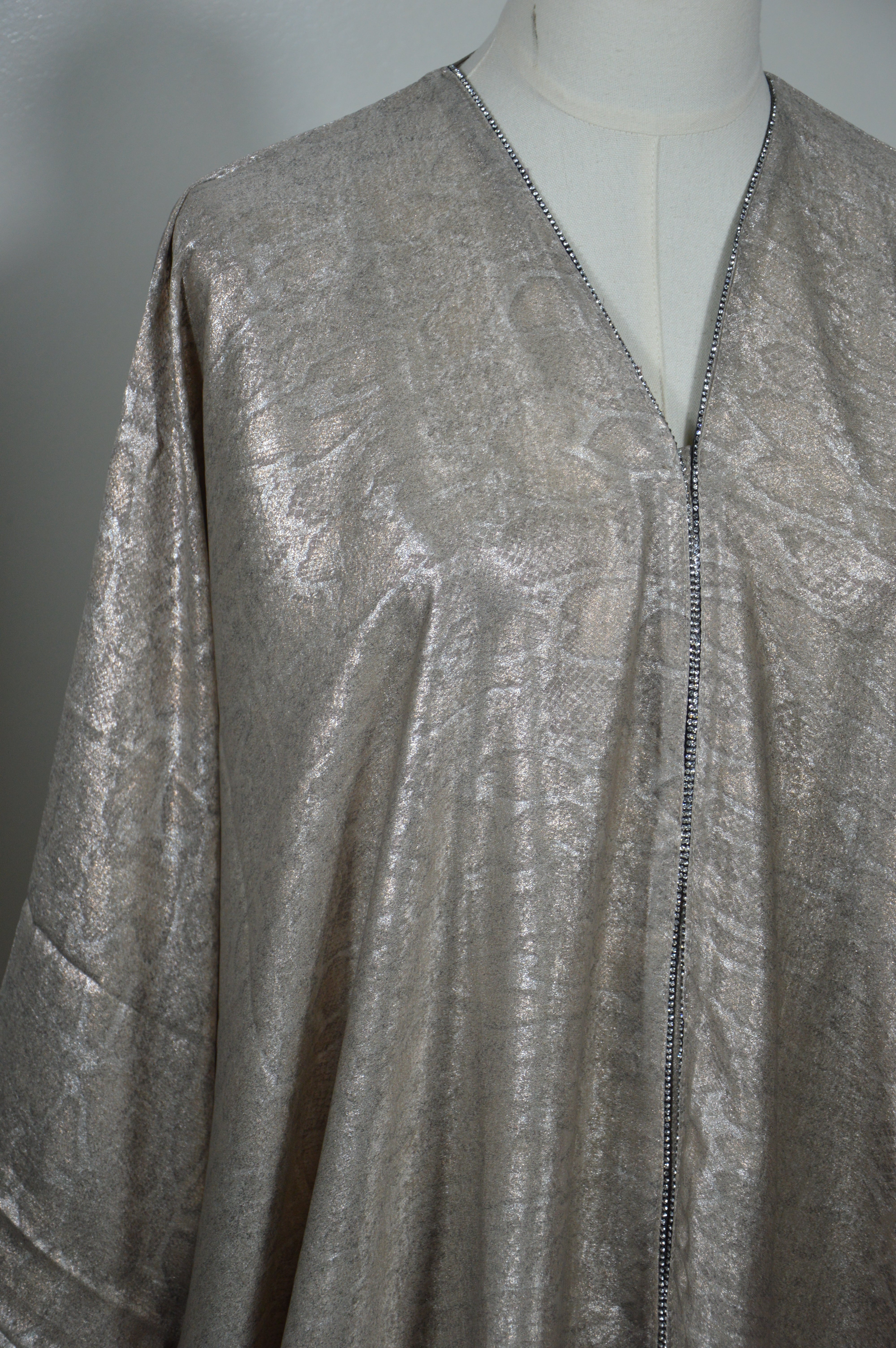 Abaya Snake satinée Argent - collection dubai