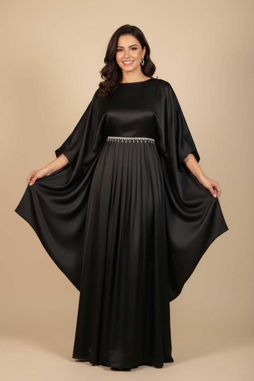 Abaya Farasha Noir Satinée avec Ceinture Perlée et Foulard