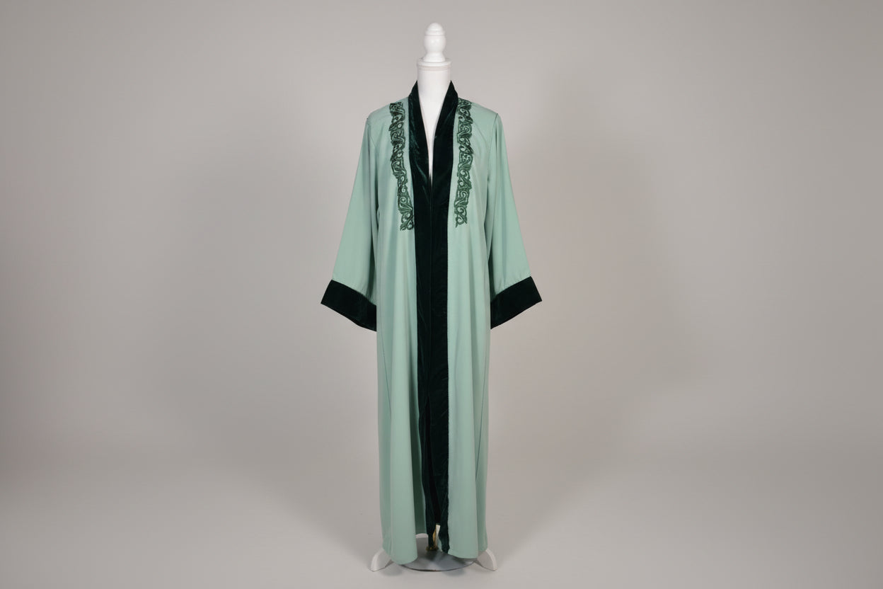 Veste Kimono Vert Eau brodée et ses bordures velours