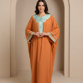 Gandoura Orange Col Vert d’Eau – Fraîcheur & Élégance Marocaine