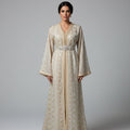Takchita Sari Blanche – Pureté, Grâce & Fusion Orientale