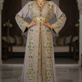 Caftan royal “Soraya” Taupe Émeraude — Broderies dorées & pierres