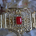 Ceinture Orientale Filigrane Doré – Cabochons Rouge Rubis