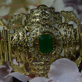 Ceinture Dorée « Sultana » — Cabochon Vert Émeraude